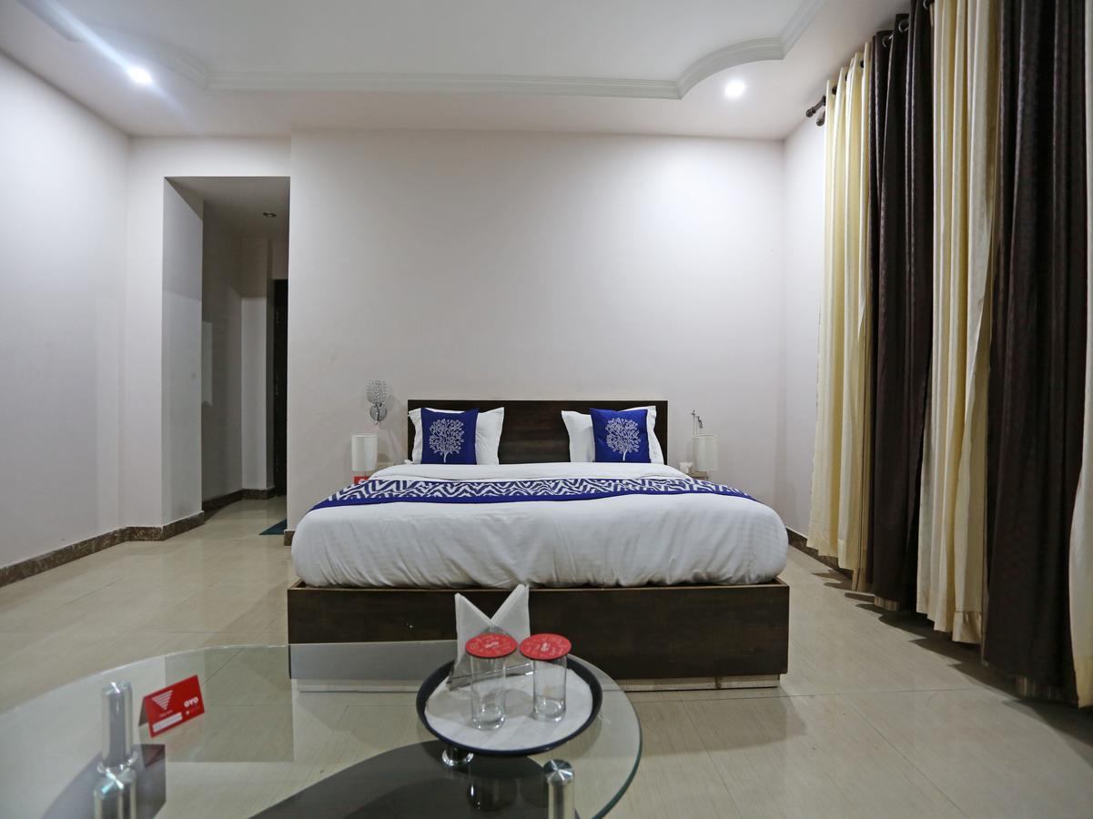 Oyo 4635 Sheetal Hotel Haldwāni Екстериор снимка