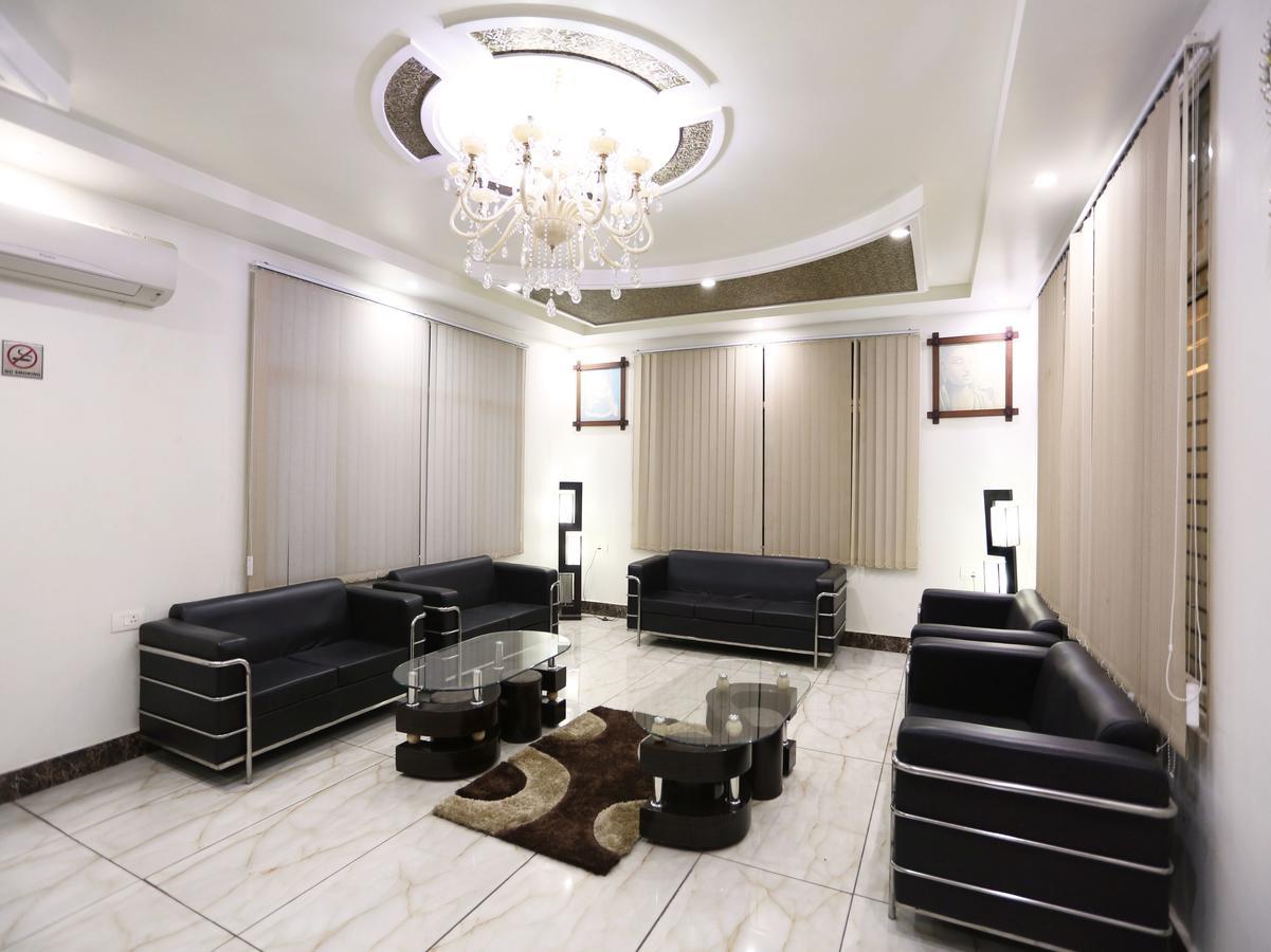 Oyo 4635 Sheetal Hotel Haldwāni Екстериор снимка