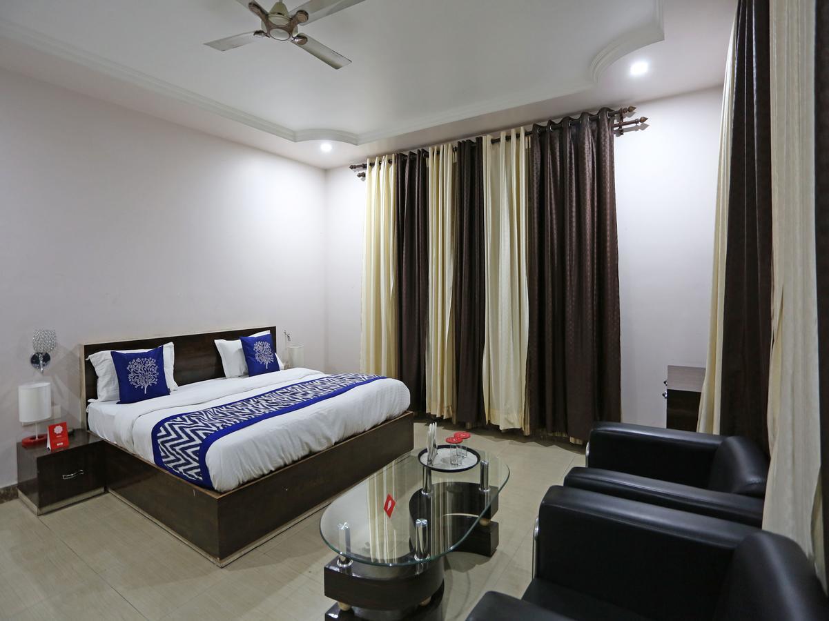 Oyo 4635 Sheetal Hotel Haldwāni Екстериор снимка